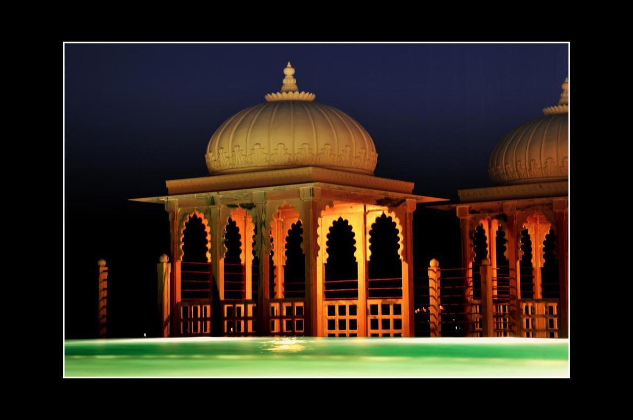 Chunda Palace Hotel Udaipur Exterior photo