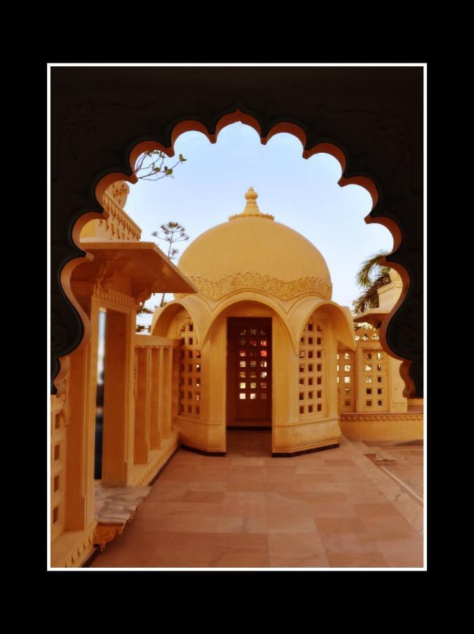 Chunda Palace Hotel Udaipur Exterior photo