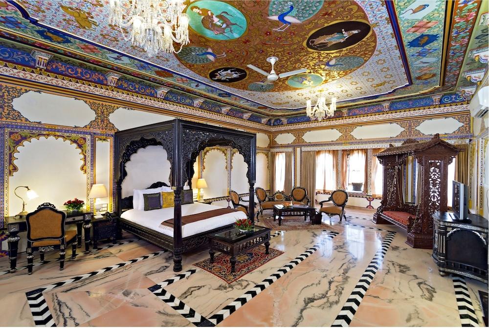 Chunda Palace Hotel Udaipur Exterior photo