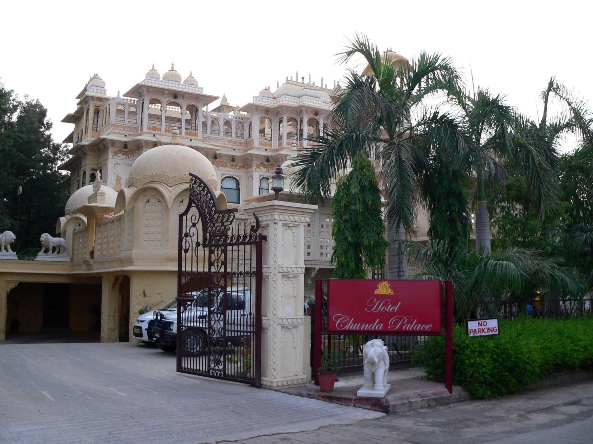 Chunda Palace Hotel Udaipur Exterior photo