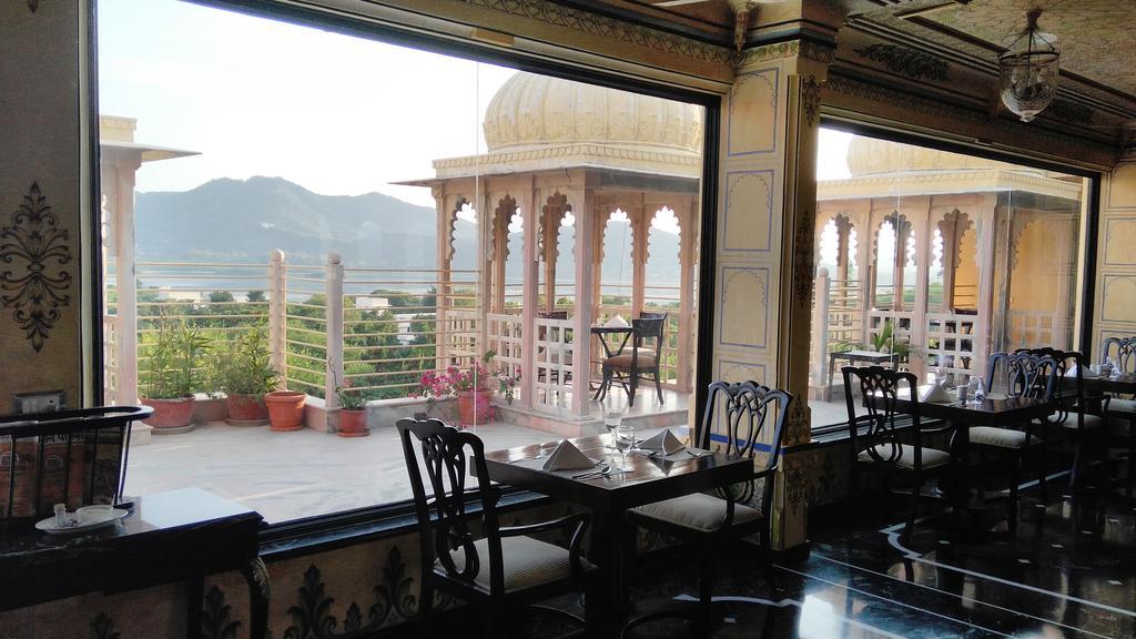 Chunda Palace Hotel Udaipur Exterior photo