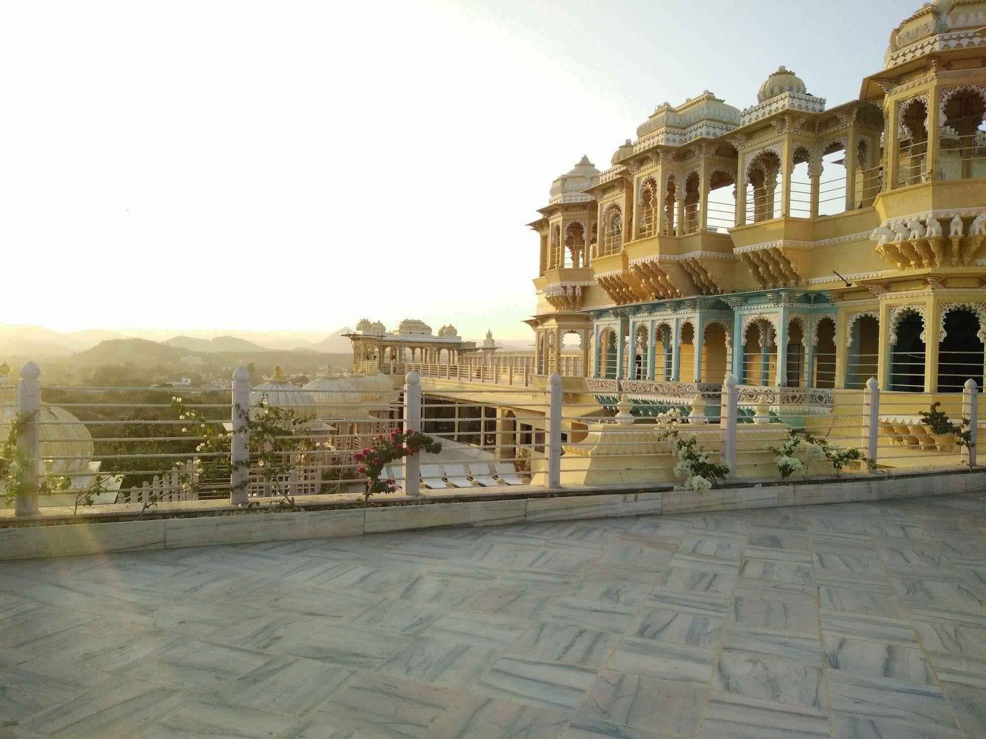 Chunda Palace Hotel Udaipur Exterior photo