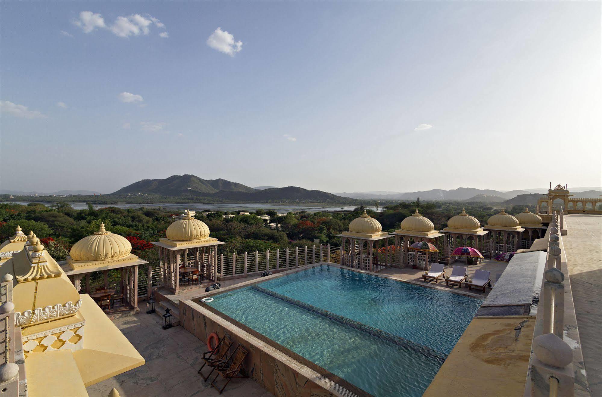 Chunda Palace Hotel Udaipur Exterior photo