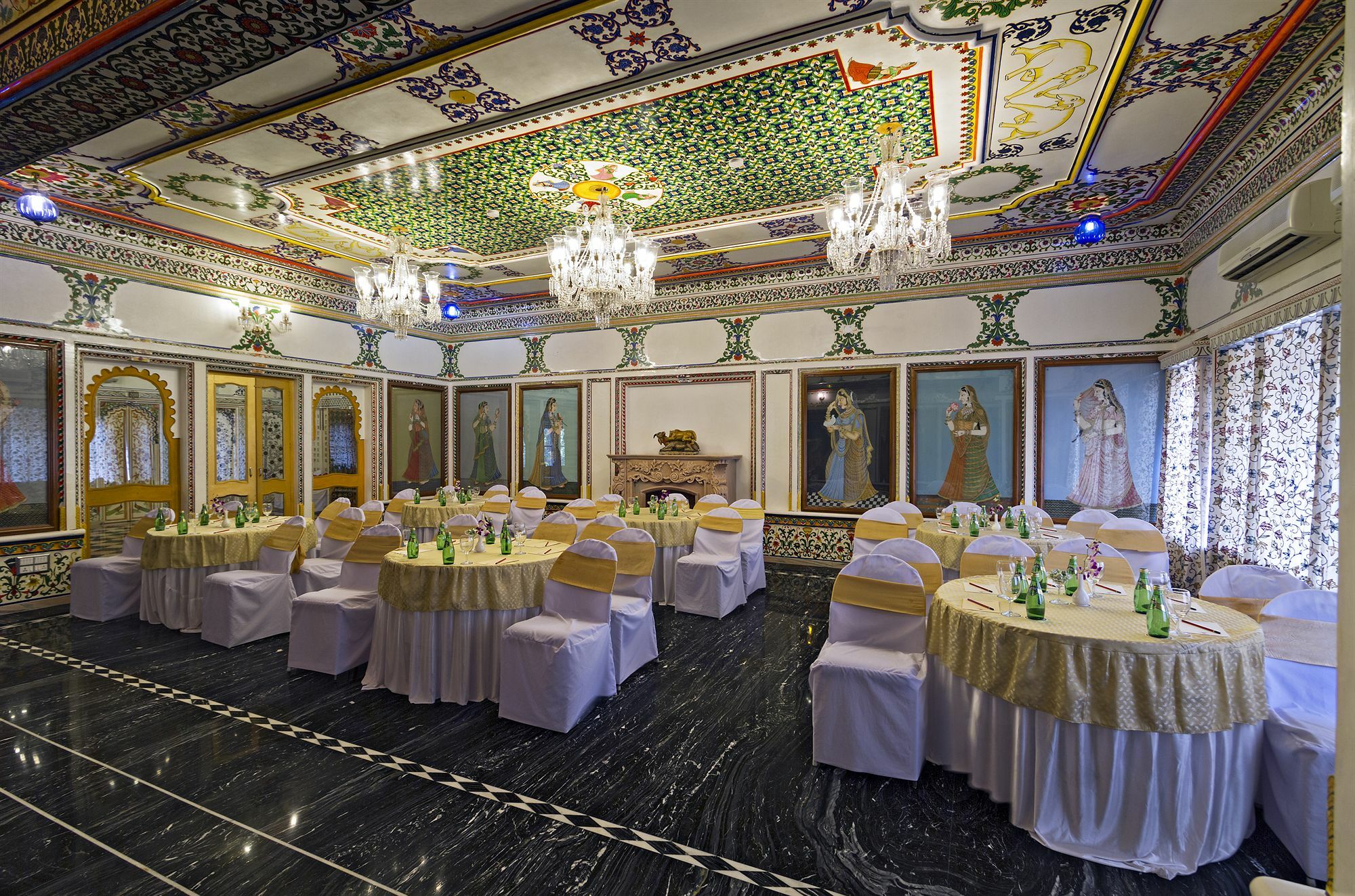 Chunda Palace Hotel Udaipur Exterior photo