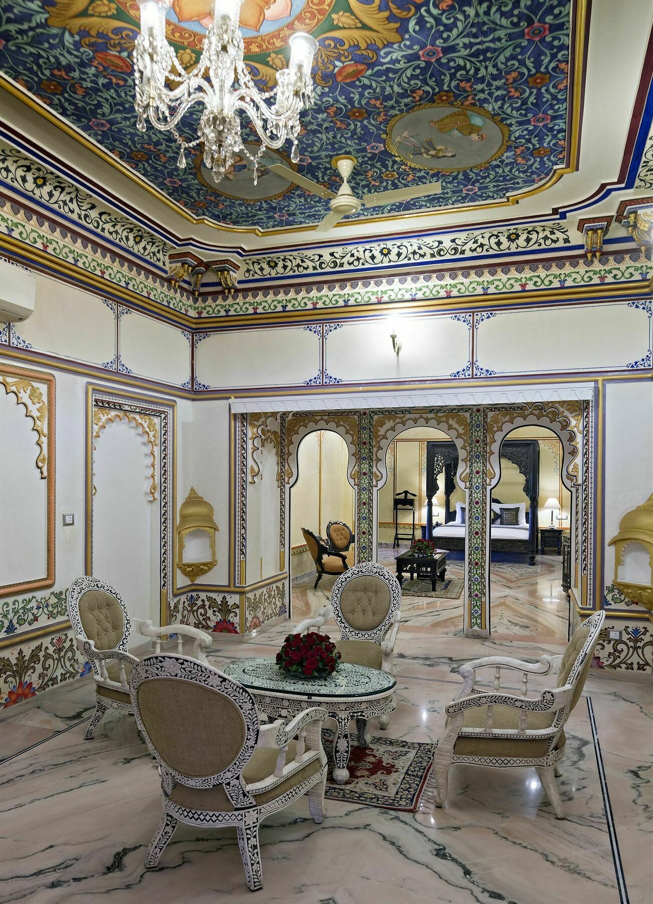 Chunda Palace Hotel Udaipur Exterior photo