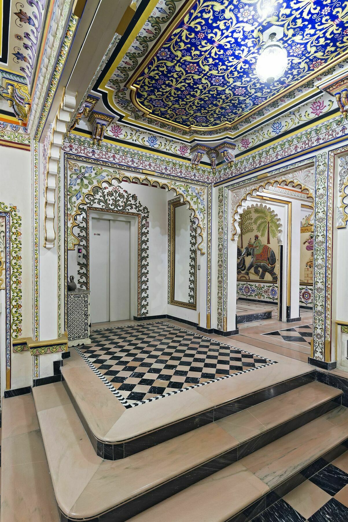 Chunda Palace Hotel Udaipur Exterior photo